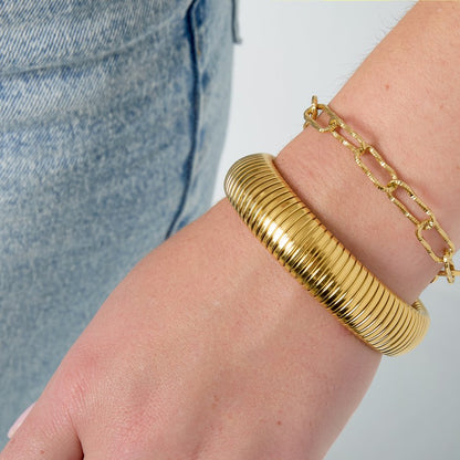 Gold Ribbed Bracelet